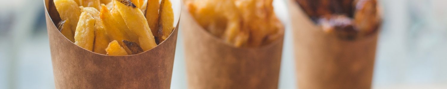 Vegware_concept_fastfood_KCS-12_BBQwings_fries_onionrings_nils