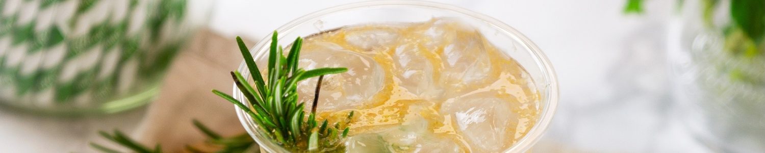 Vegware_concept_straws_R360Y-VW_grapefruit_cocktail_marble_portrait_angle